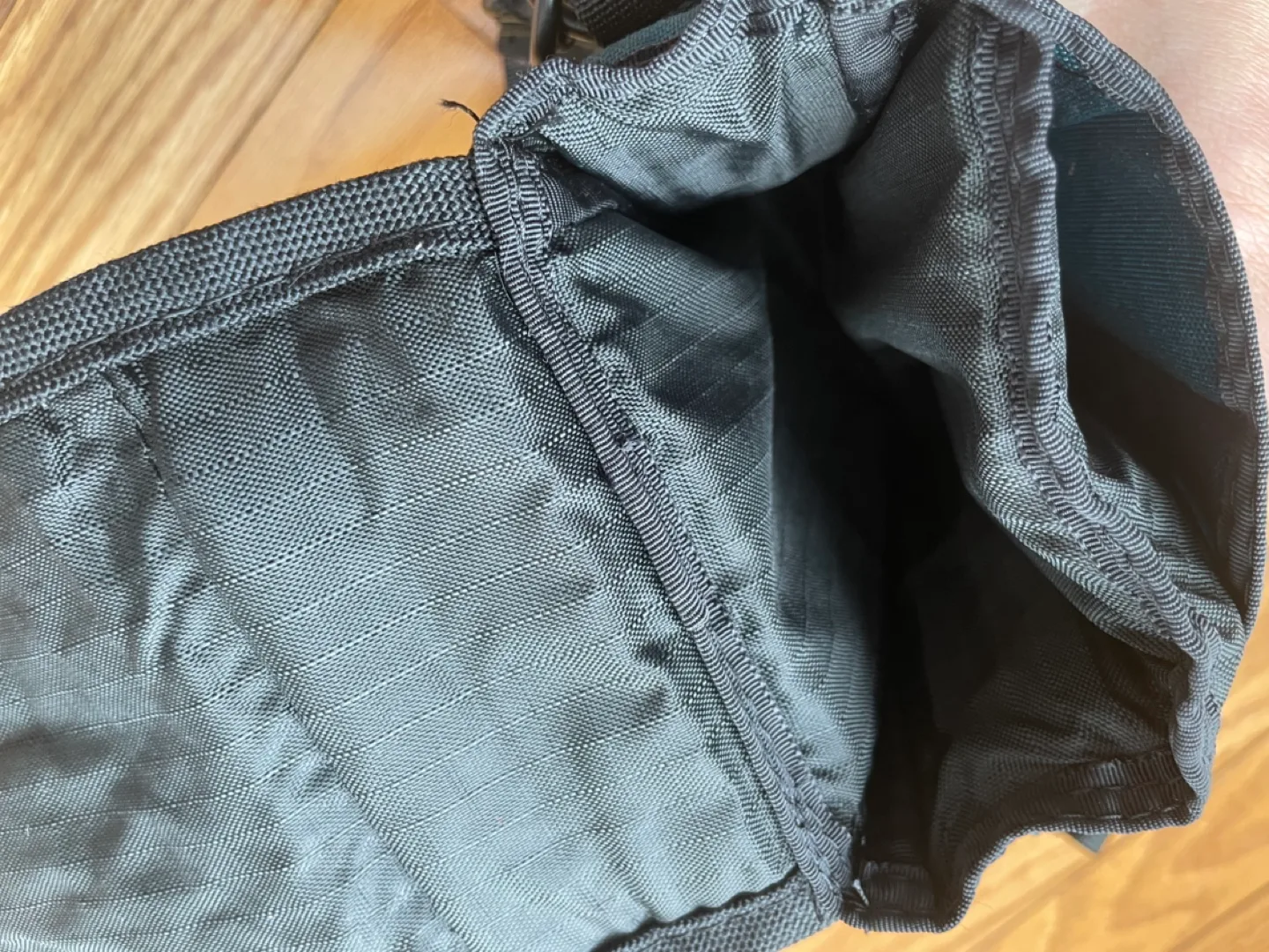 Eagle Creek Crossbody Bag - Teal or Black image indicator(4)