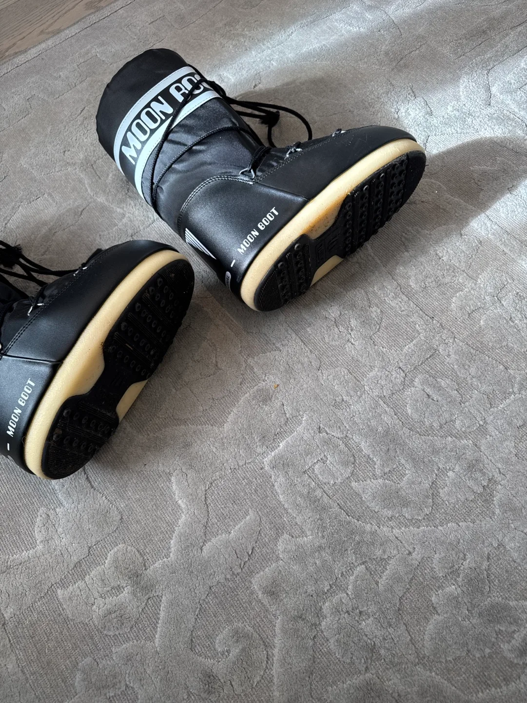 Moon boots image indicator(3)