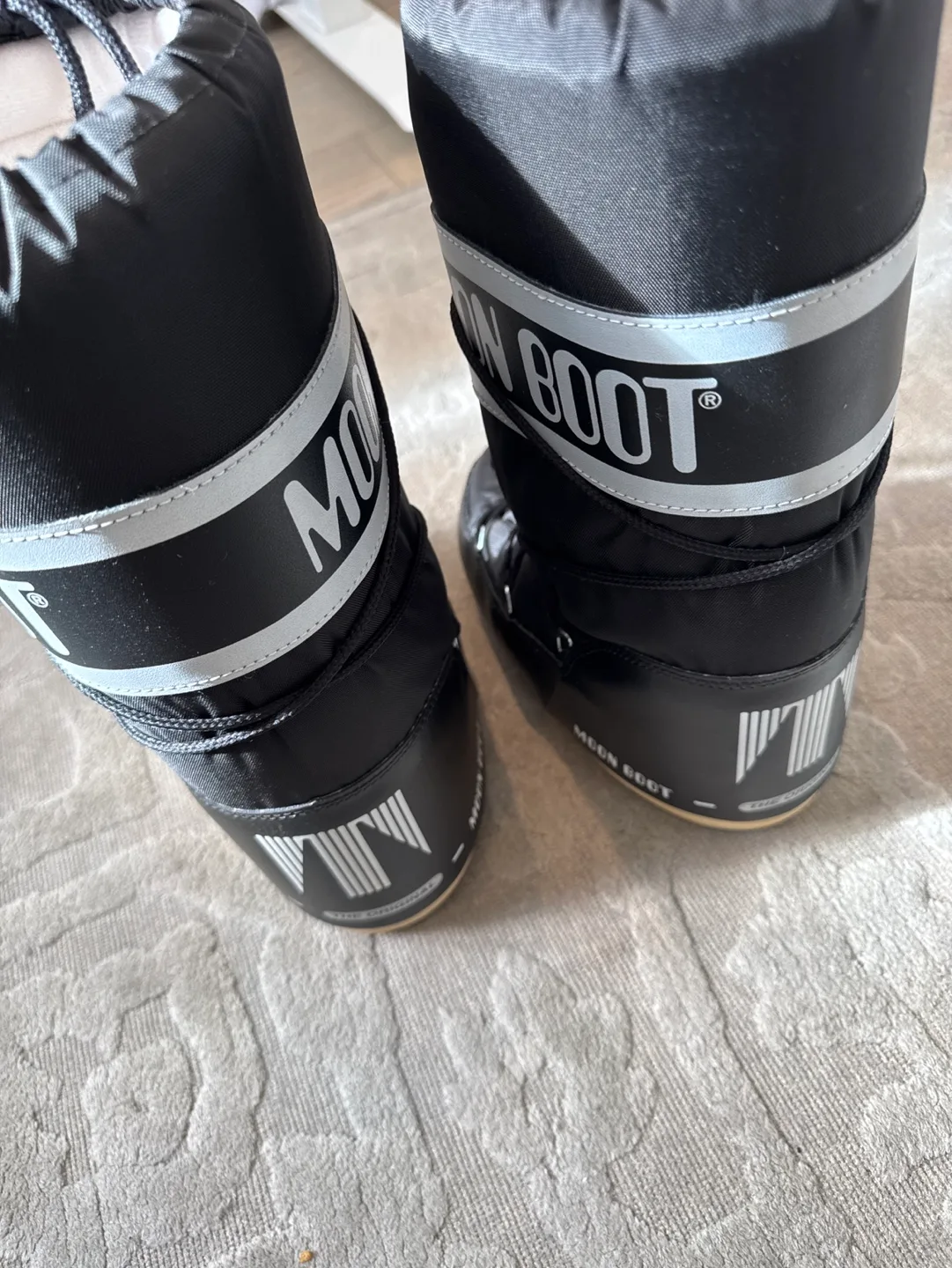 Moon boots image indicator(5)