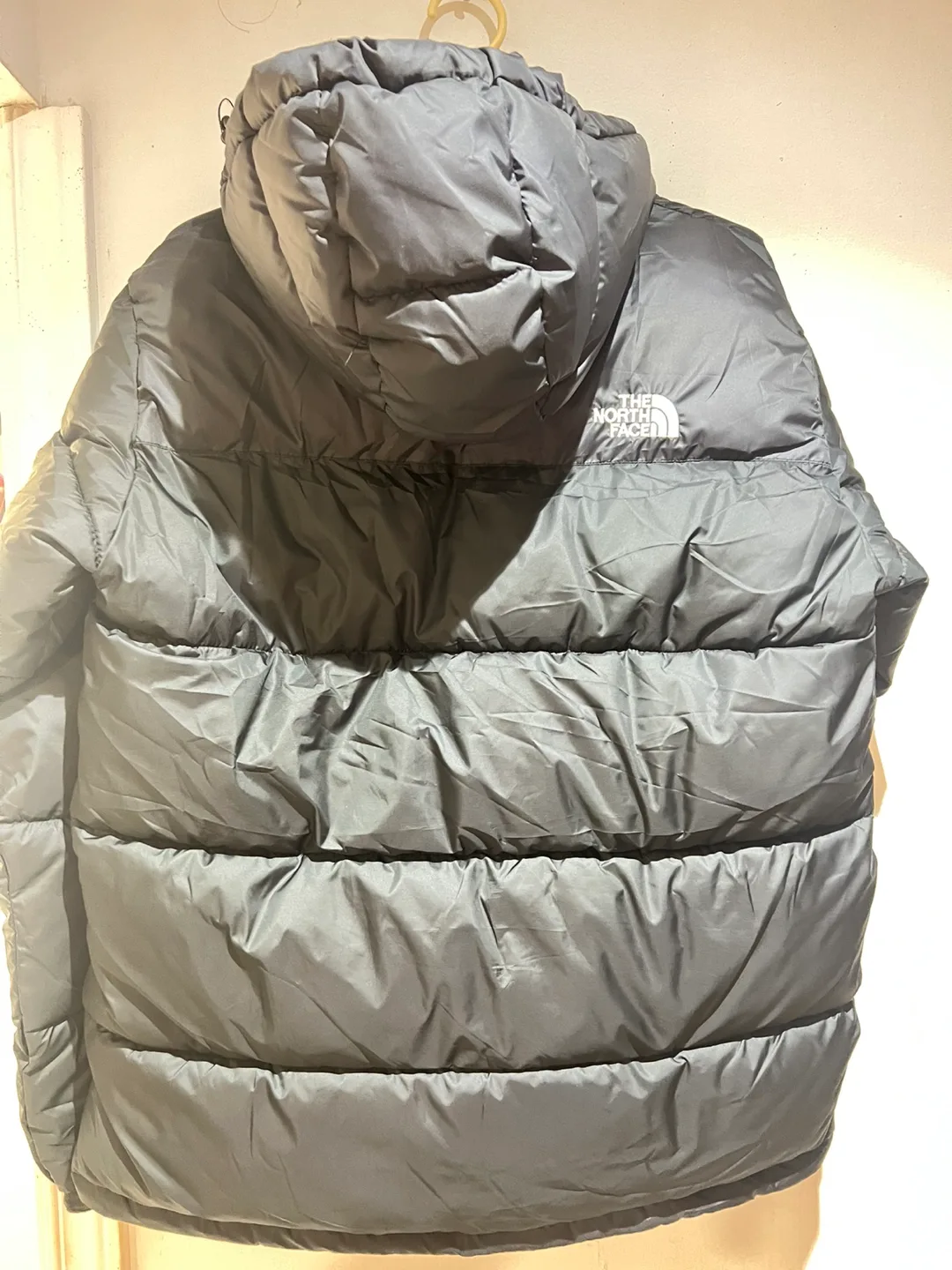 The North Face Men's Puffer Jacket - Size M image indicator(3)