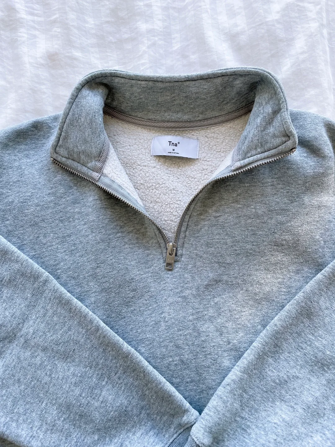 TNA Cropped Sweatshirt Size Medium image indicator(2)