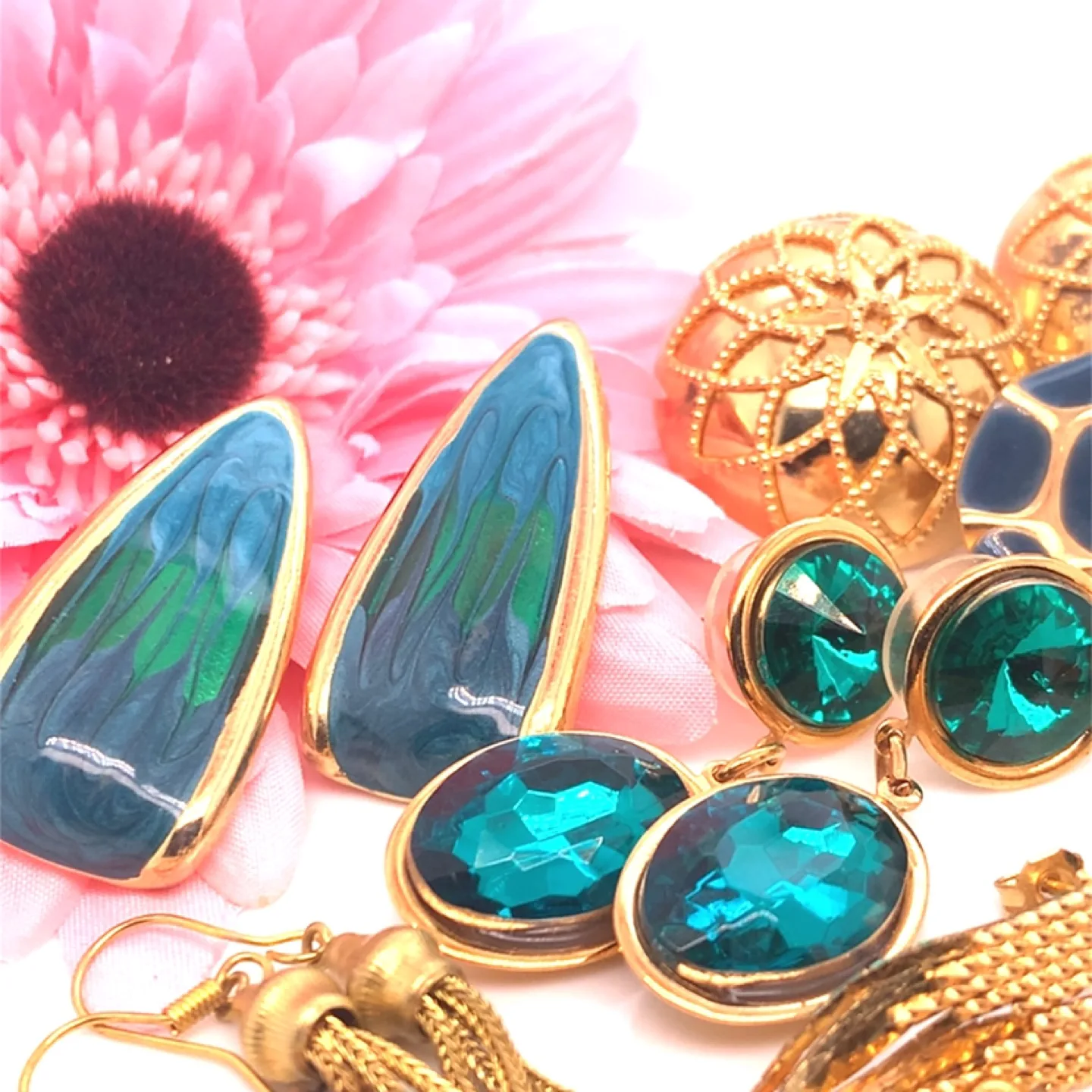 Gold Tone Earrings Lot - 13 pairs image indicator(3)