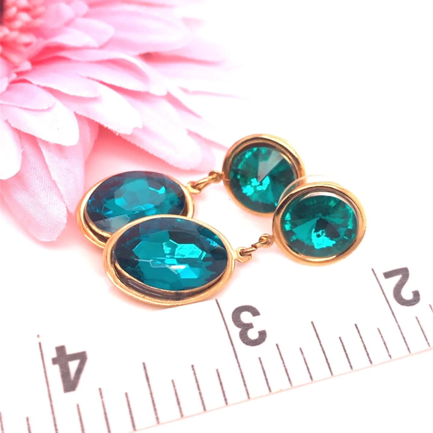 Gold Tone Earrings Lot - 13 pairs image indicator(7)