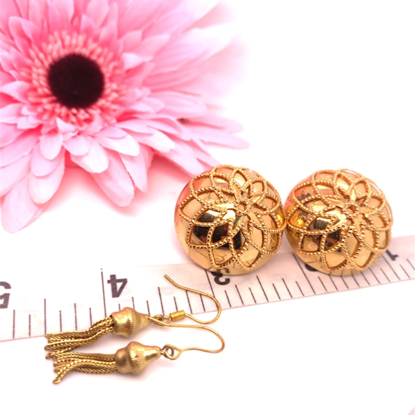 Gold Tone Earrings Lot - 13 pairs image indicator(10)