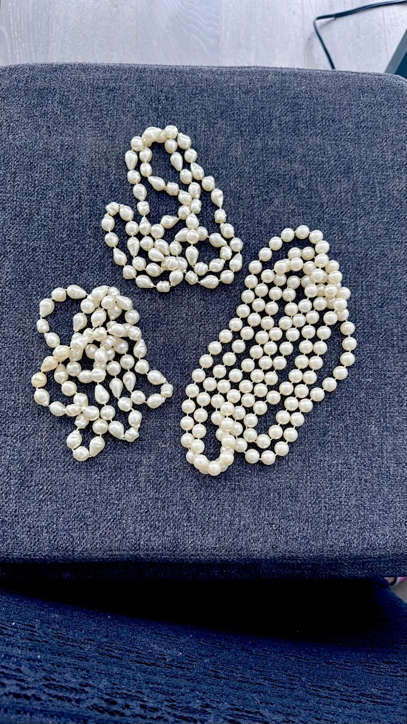 LOT of 3 Cream colour Pearl Necklaces image indicator(2)