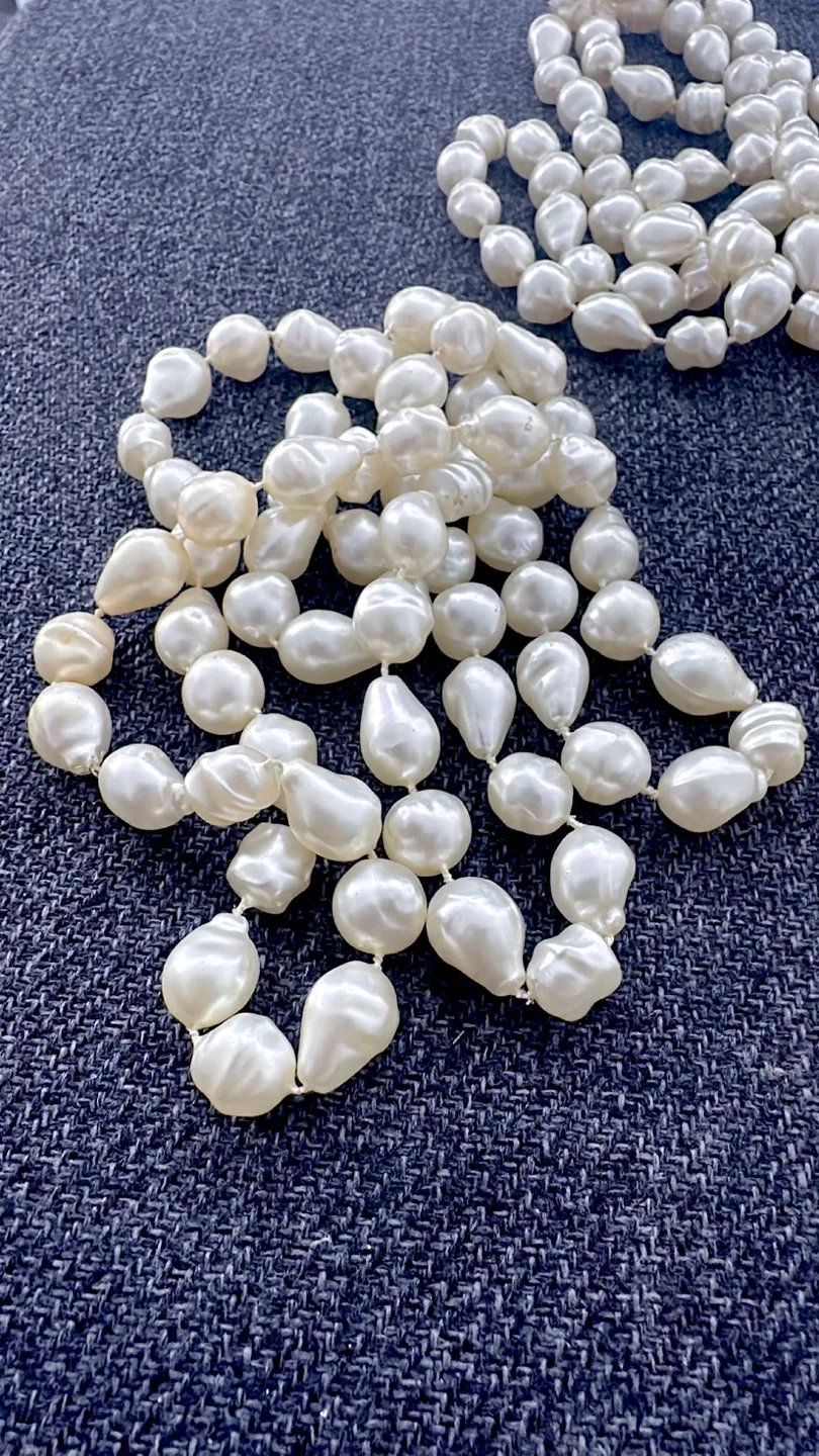 LOT of 3 Cream colour Pearl Necklaces image indicator(6)