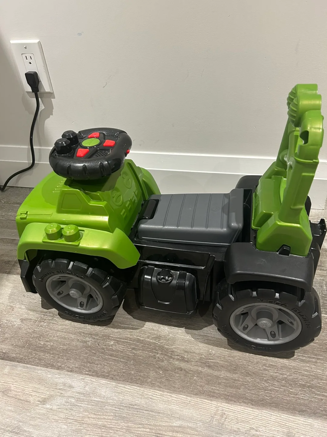 Jeep 3-in-1 Ride-On Toy image indicator(3)