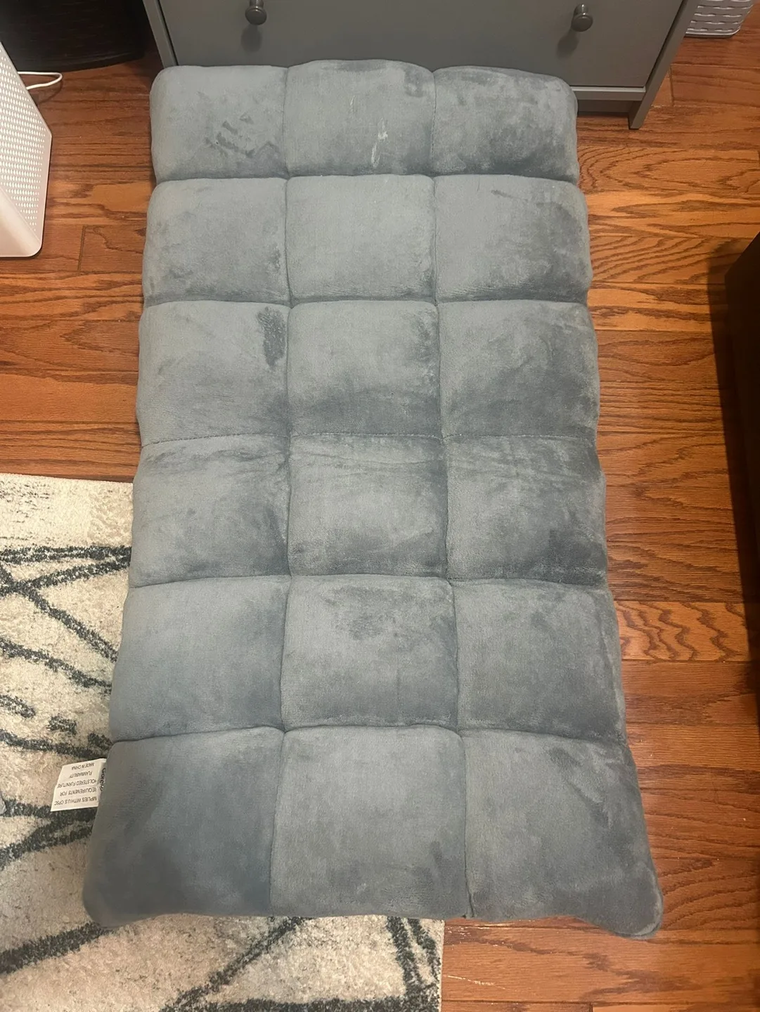 Padded floor chair image indicator(3)