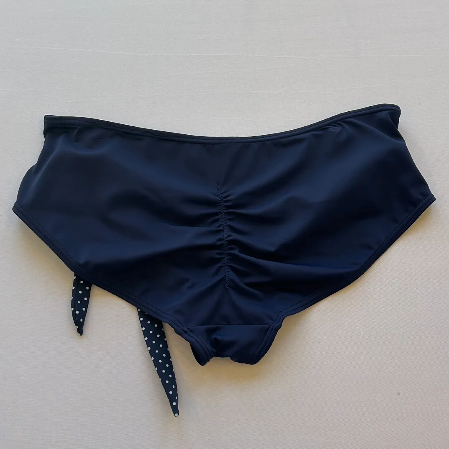 Venus Hip Hugger Low Rise Bikini Bottoms Ruched Back Size 8 image indicator(4)