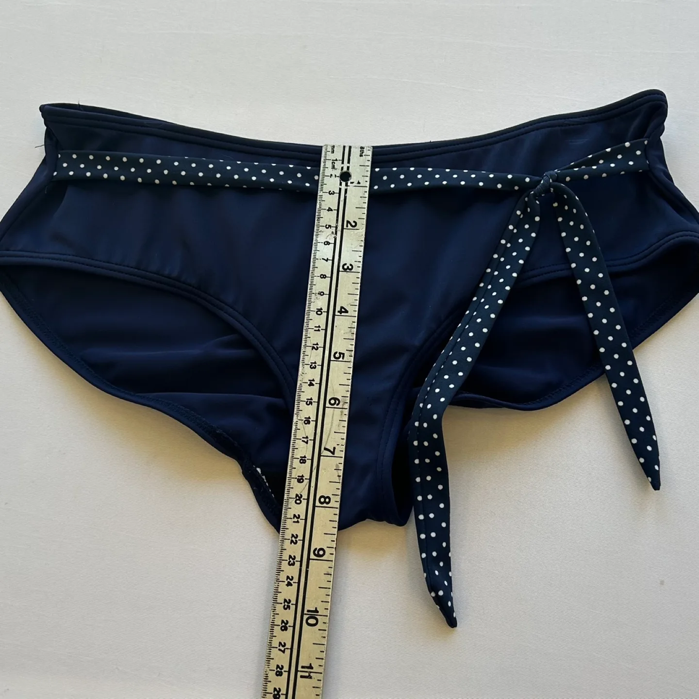 Venus Hip Hugger Low Rise Bikini Bottoms Ruched Back Size 8 image indicator(3)