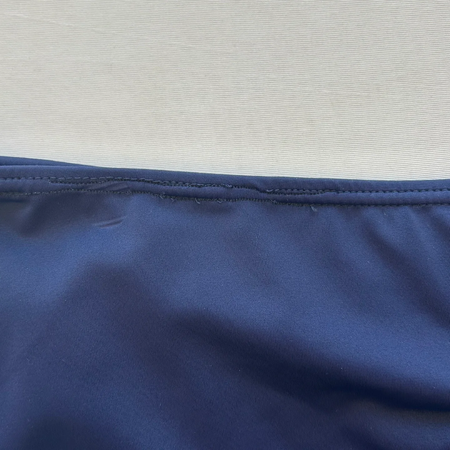 Venus Hip Hugger Low Rise Bikini Bottoms Ruched Back Size 8 image indicator(9)