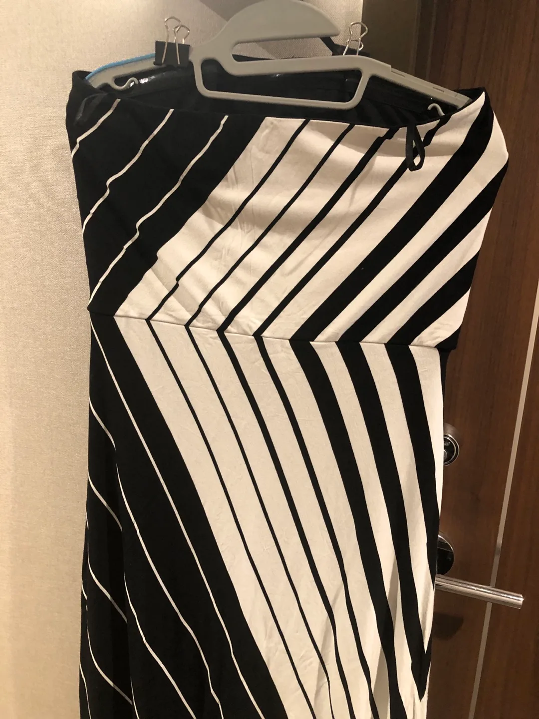 Black and White Striped Maxi Dress( free shipping conditionally) image indicator(4)