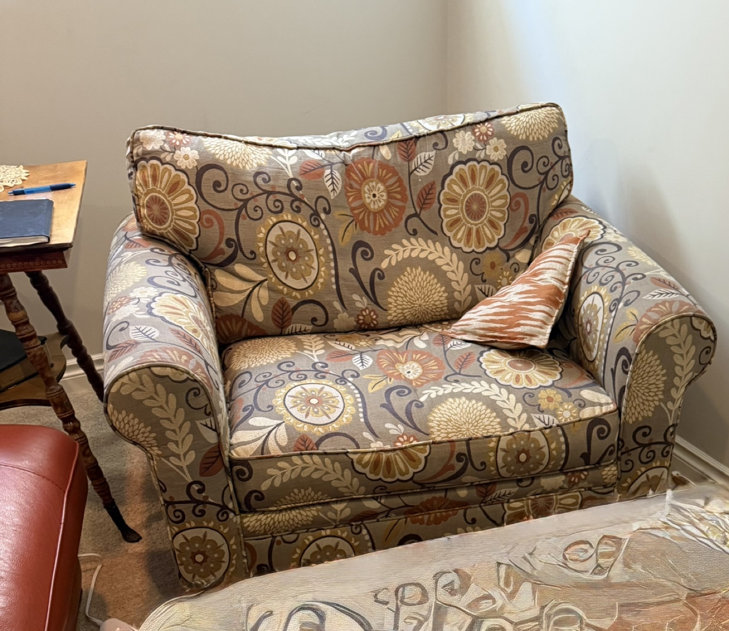 Floral patterned double armchair