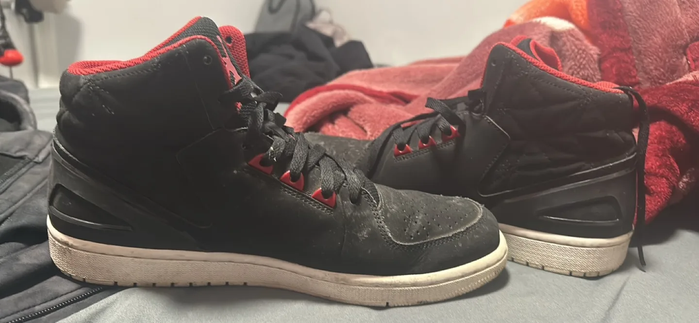 Jordan Brand Men's Size 11 High Top Sneakers thumbnail