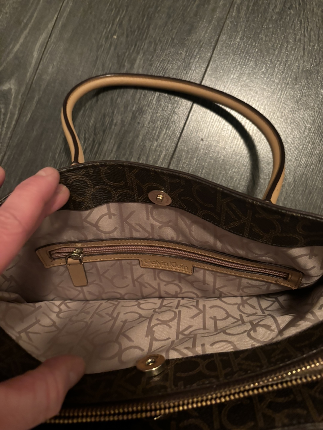 Calvin Klein Monogram Tote Bag - photo 4