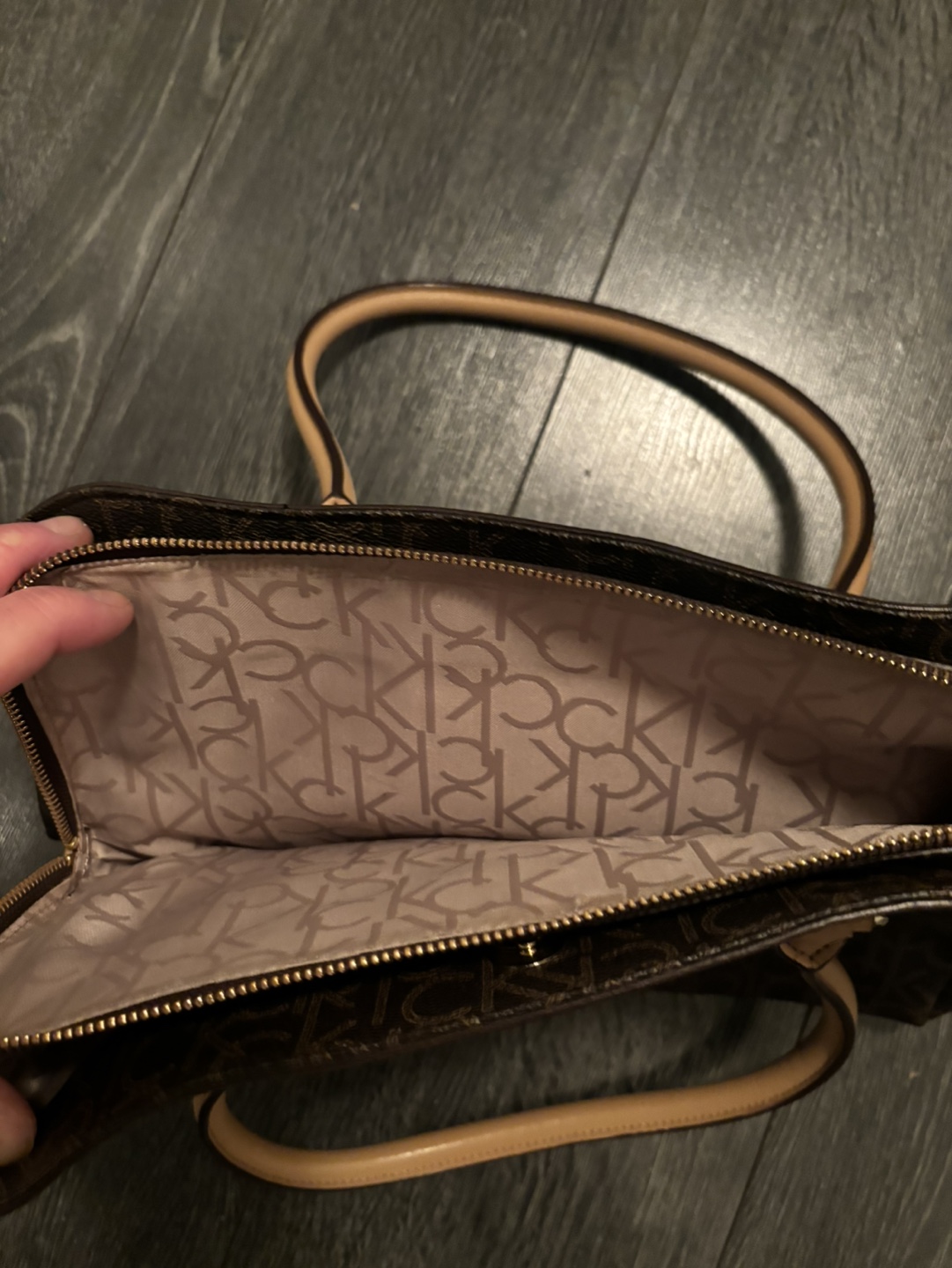 Calvin Klein Monogram Tote Bag - photo 3