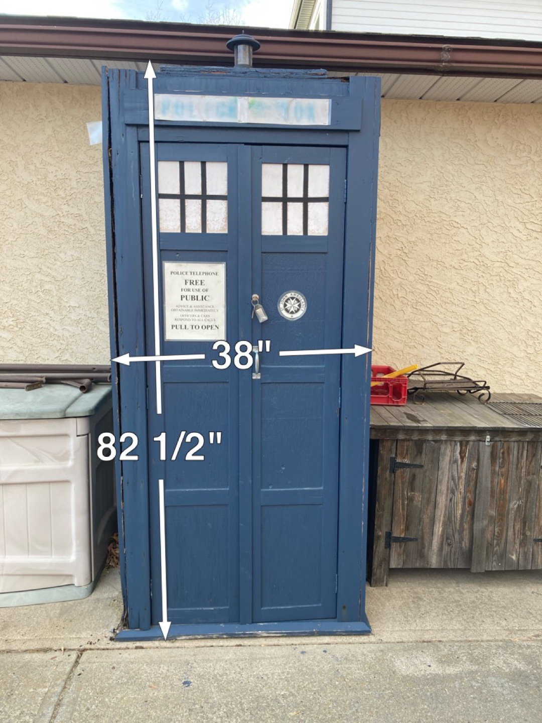 TARDIS-Style Garden Shed - photo 2