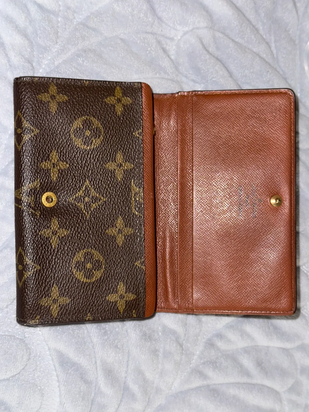 Authentic Louis Vuitton Monogram Canvas Wallet image indicator(2)