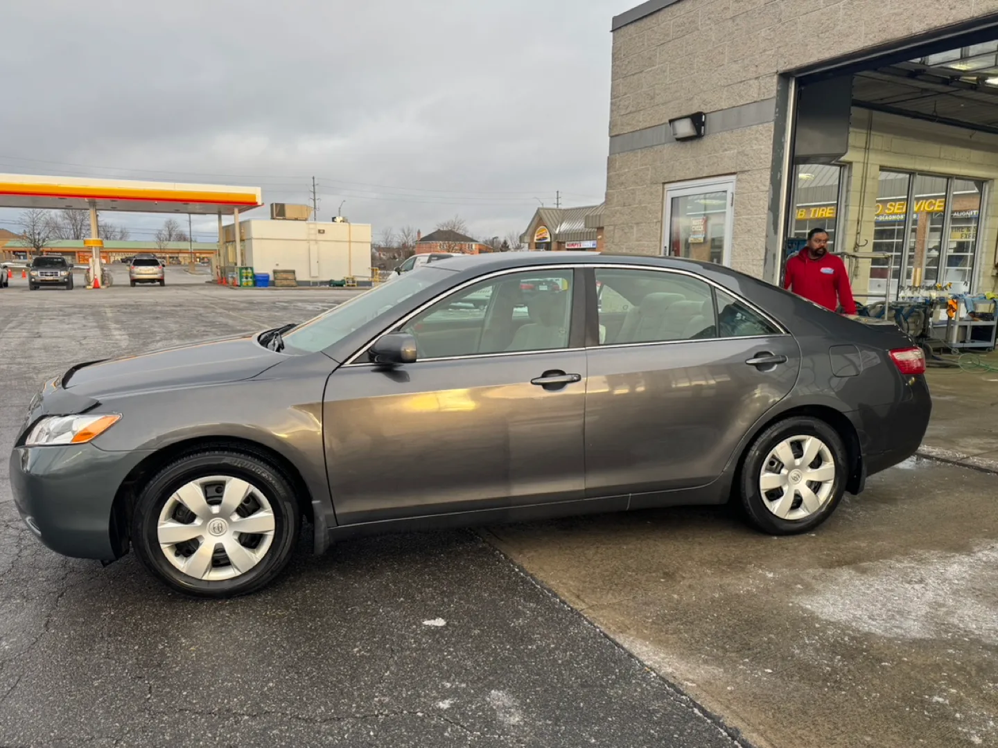 Toyota Camry (Apple CarPlay/ Android Auto) image indicator(2)