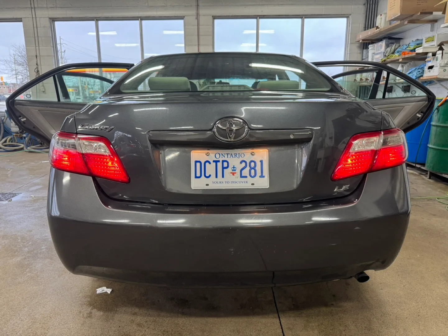 Toyota Camry (Apple CarPlay/ Android Auto) image indicator(8)