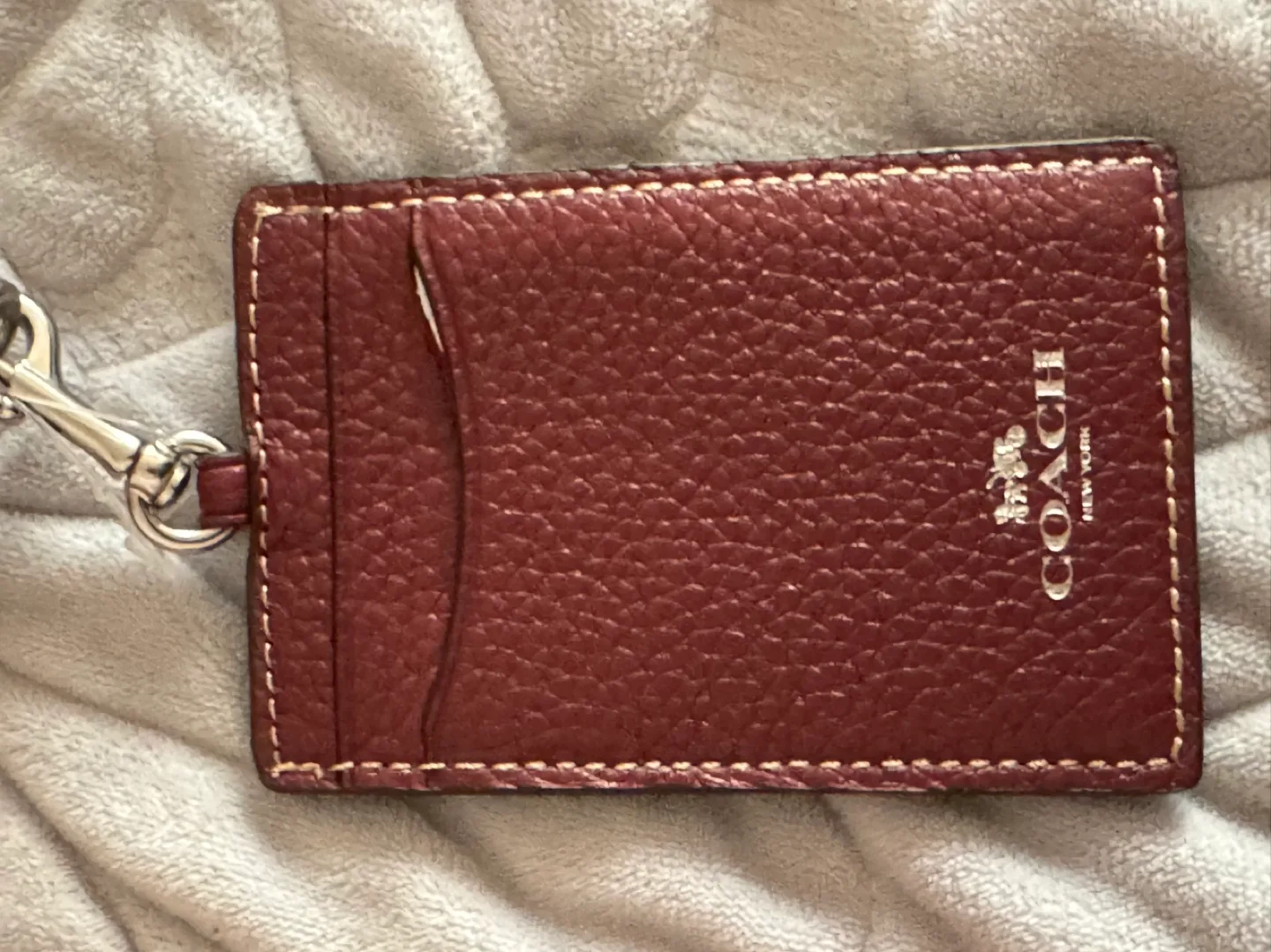 Coach ID lanyard and holder image indicator(2)