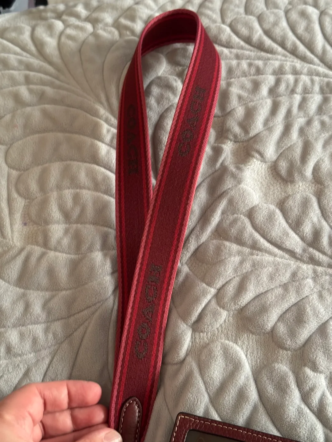 Coach ID lanyard and holder image indicator(5)