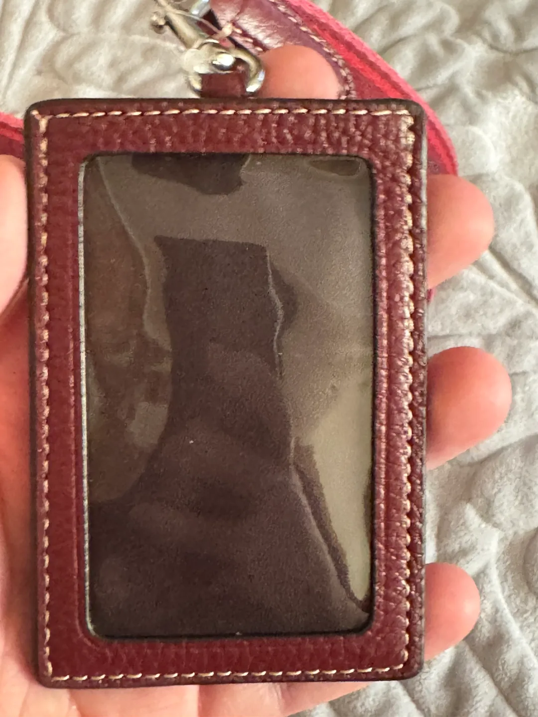 Coach ID lanyard and holder image indicator(6)