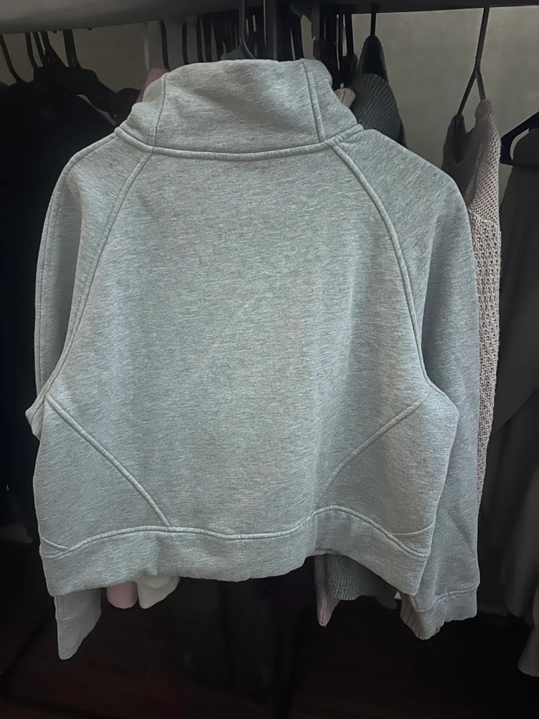 Cropped pullover image indicator(2)