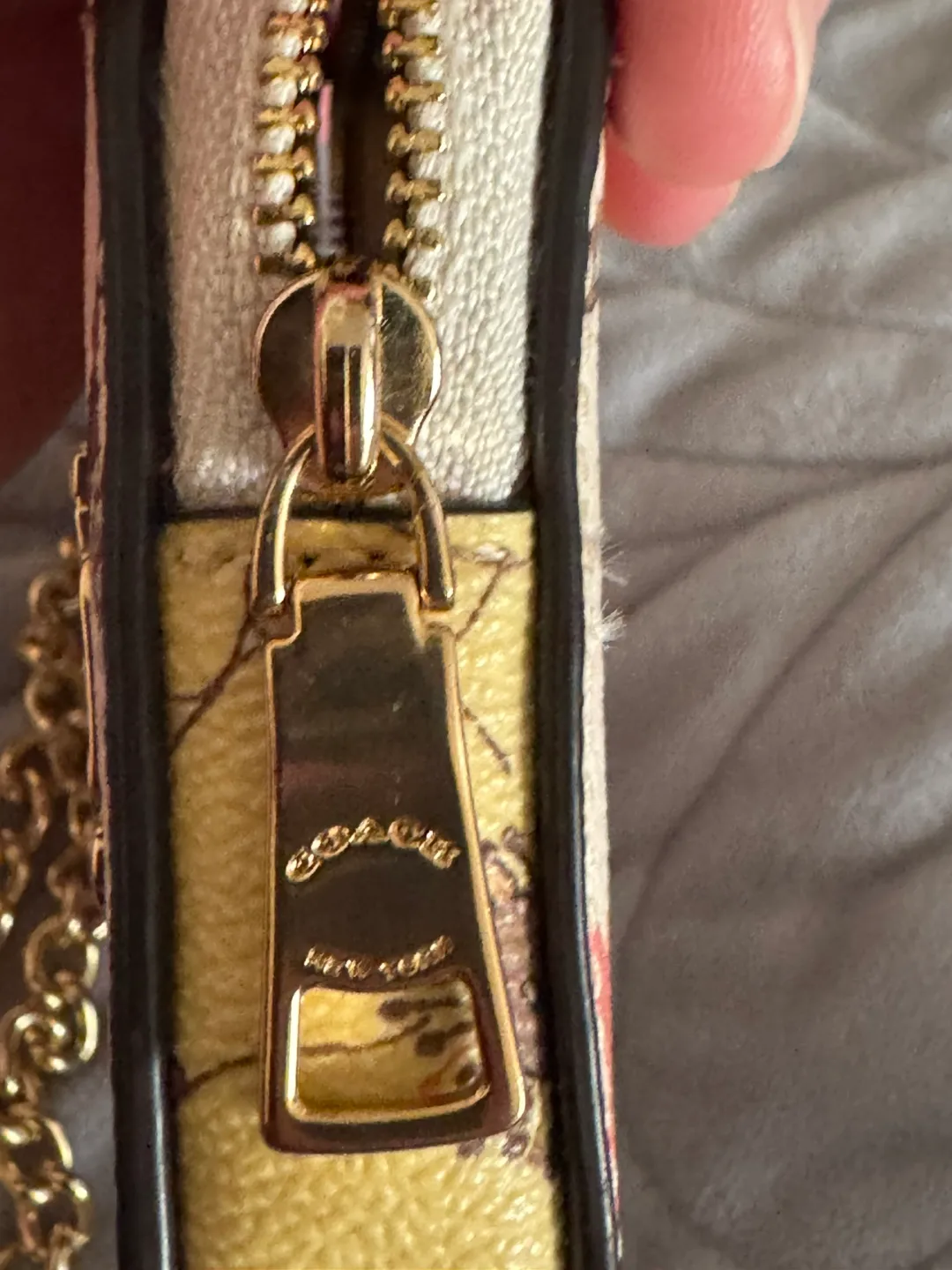 Coach Floral Card Case with Chain image indicator(4)