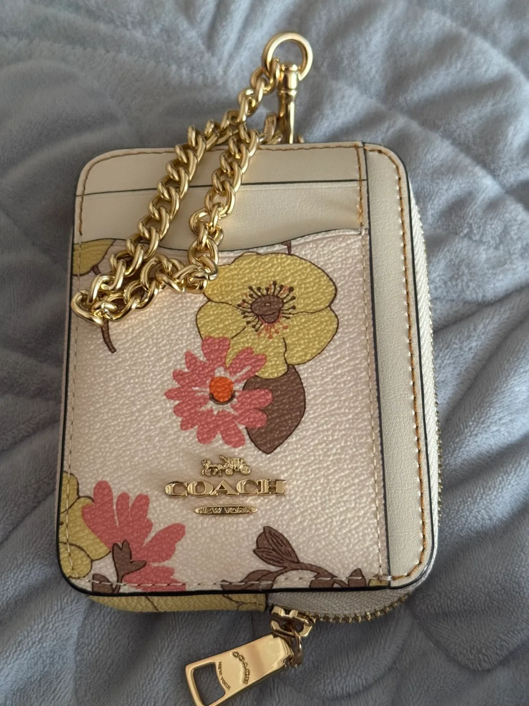Coach Floral Card Case with Chain image indicator(2)