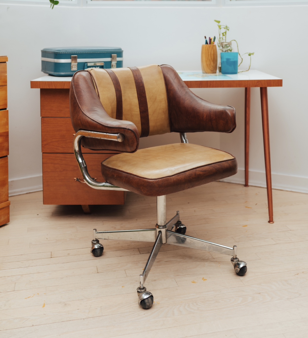 70’s Vintage POKER Chair 🤎