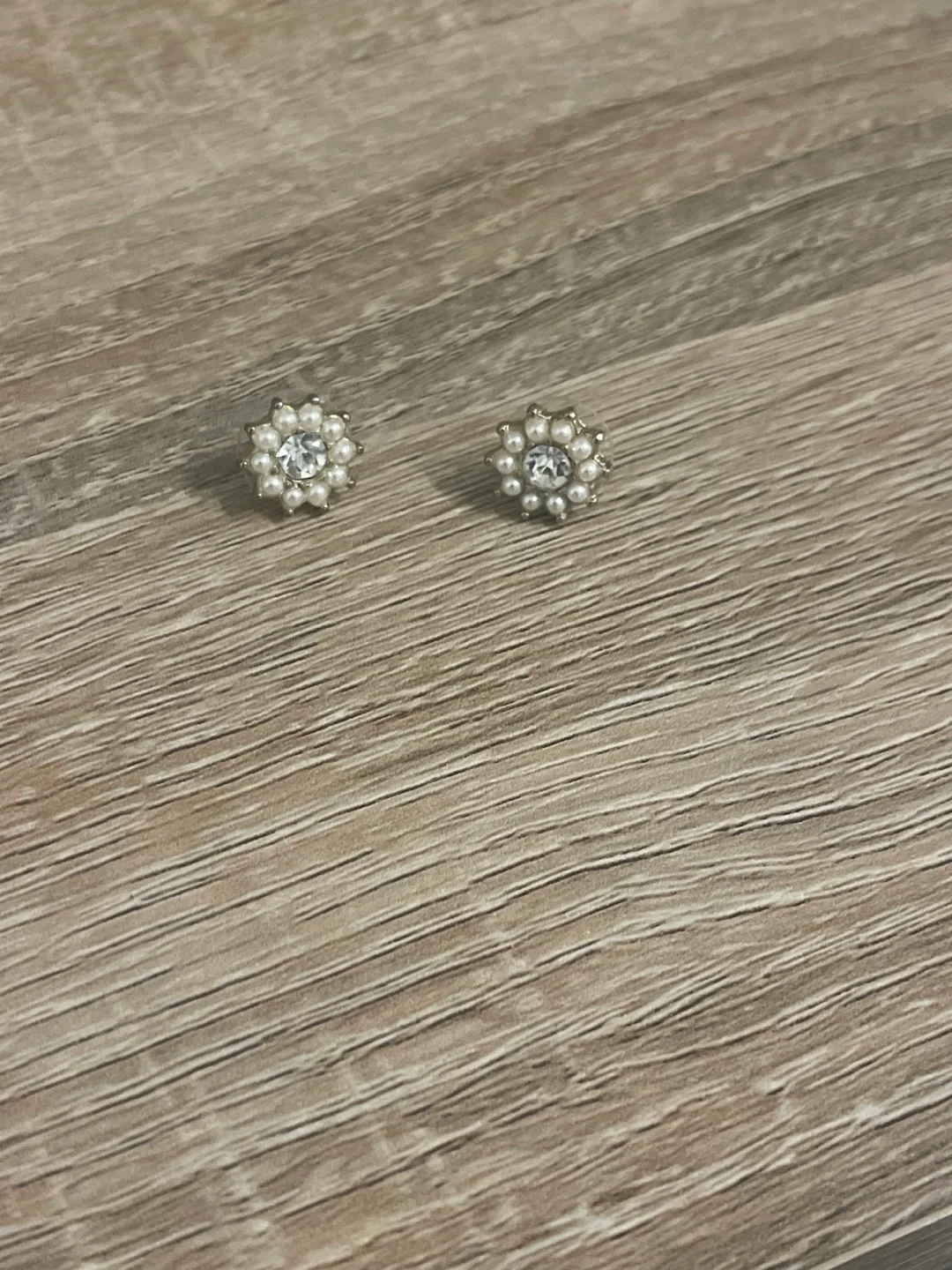 Pearl and Crystal Flower Stud Earrings thumbnail
