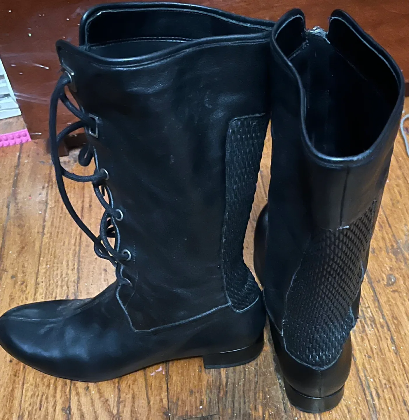 Leather boots image indicator(2)