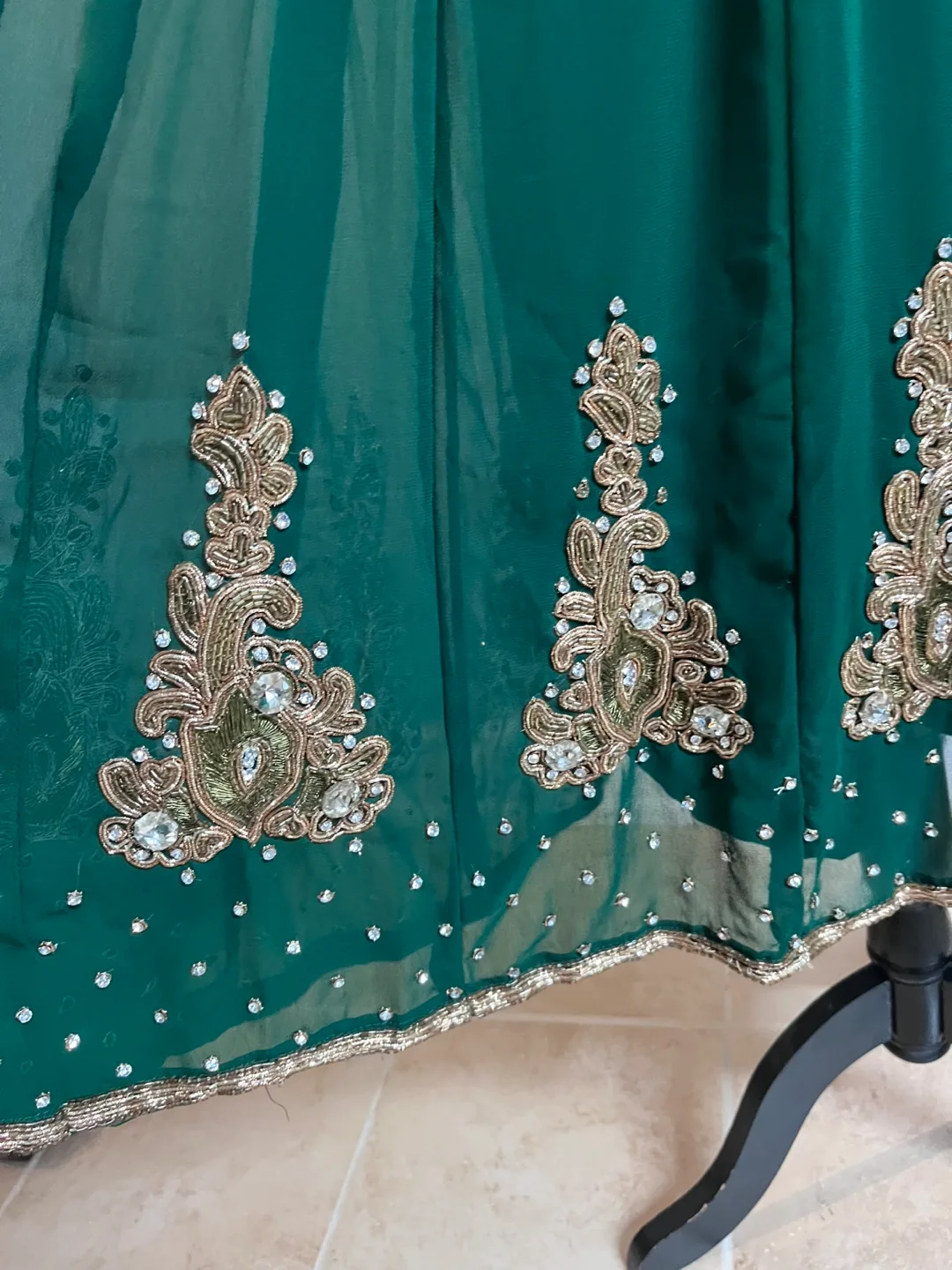 Gorgeous Emerald Green Embroidered Shalwar Kameez image indicator(4)