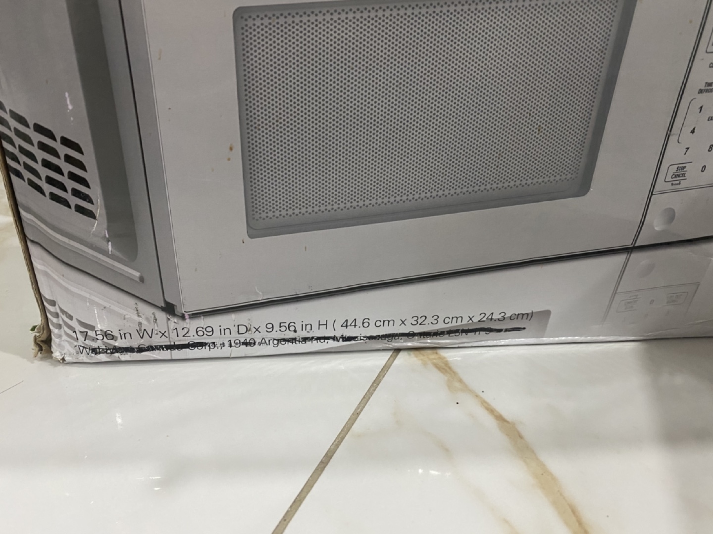 Hamilton Beach 0.7 cu. ft. Microwave - photo 2