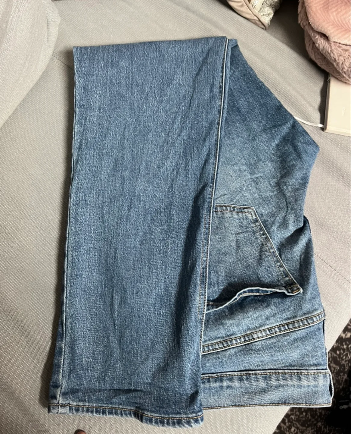 Old Navy Mid-Rise Boyfriend Jeans #freecycle image indicator(3)