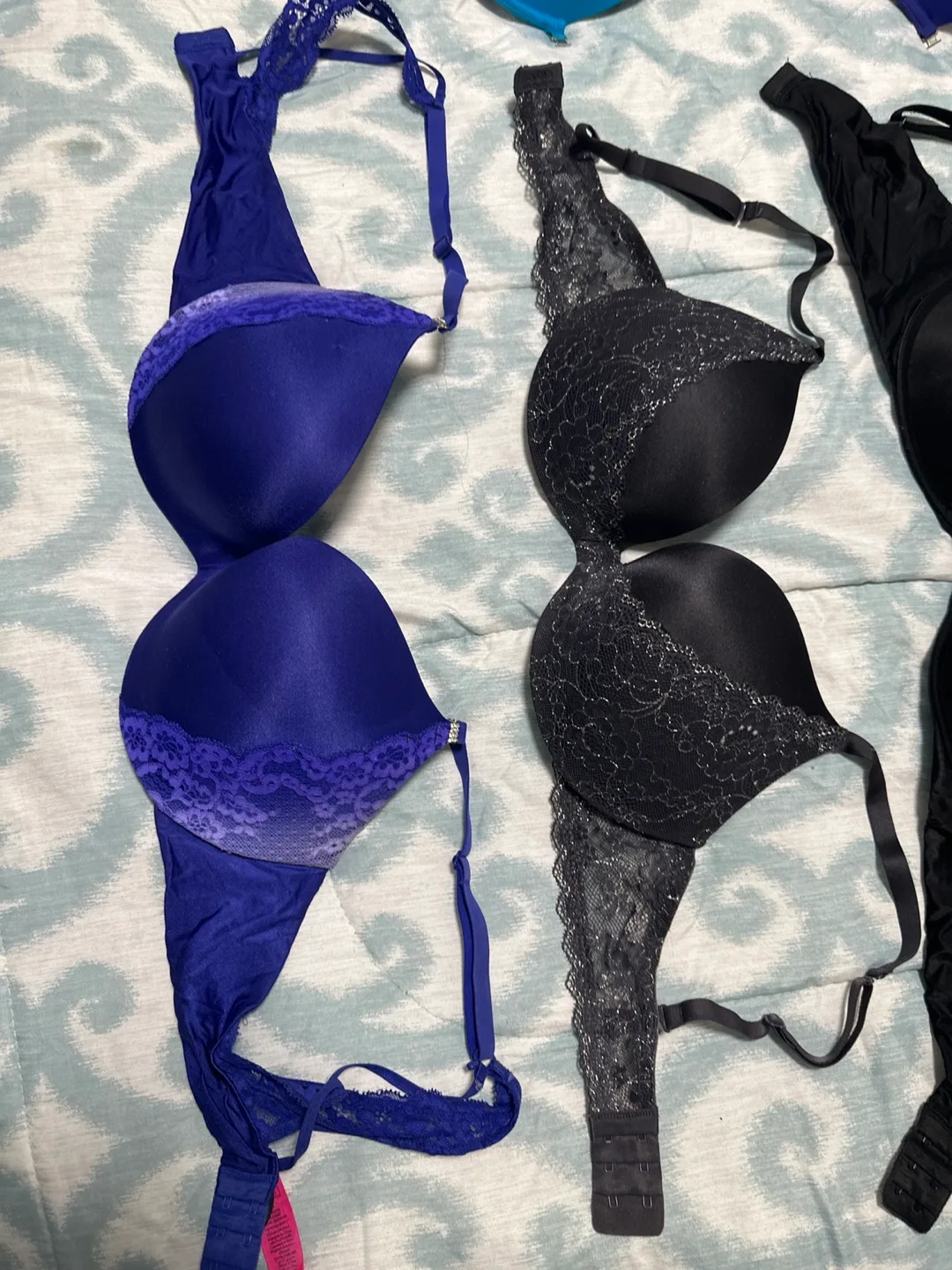 Seven bras Victoria's Secret bras - bundle image indicator(5)