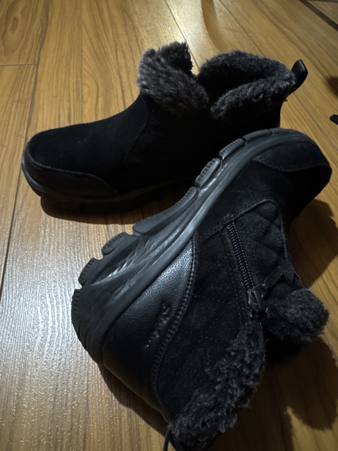 Skechers Winter Boots - Size 7 - photo 2