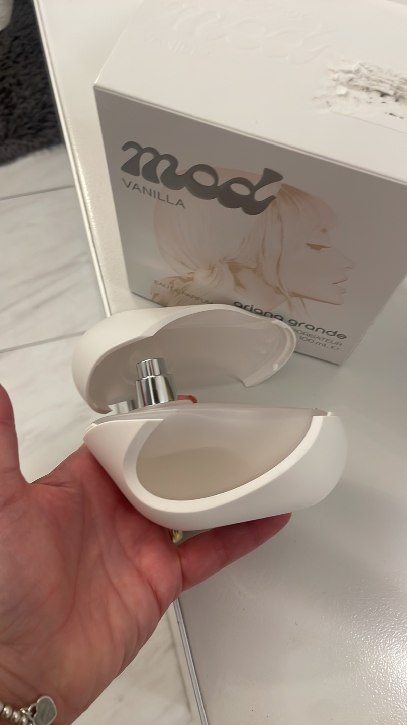 Ariana Grande Mod Vanilla Eau De Parfum 100ml - photo 5