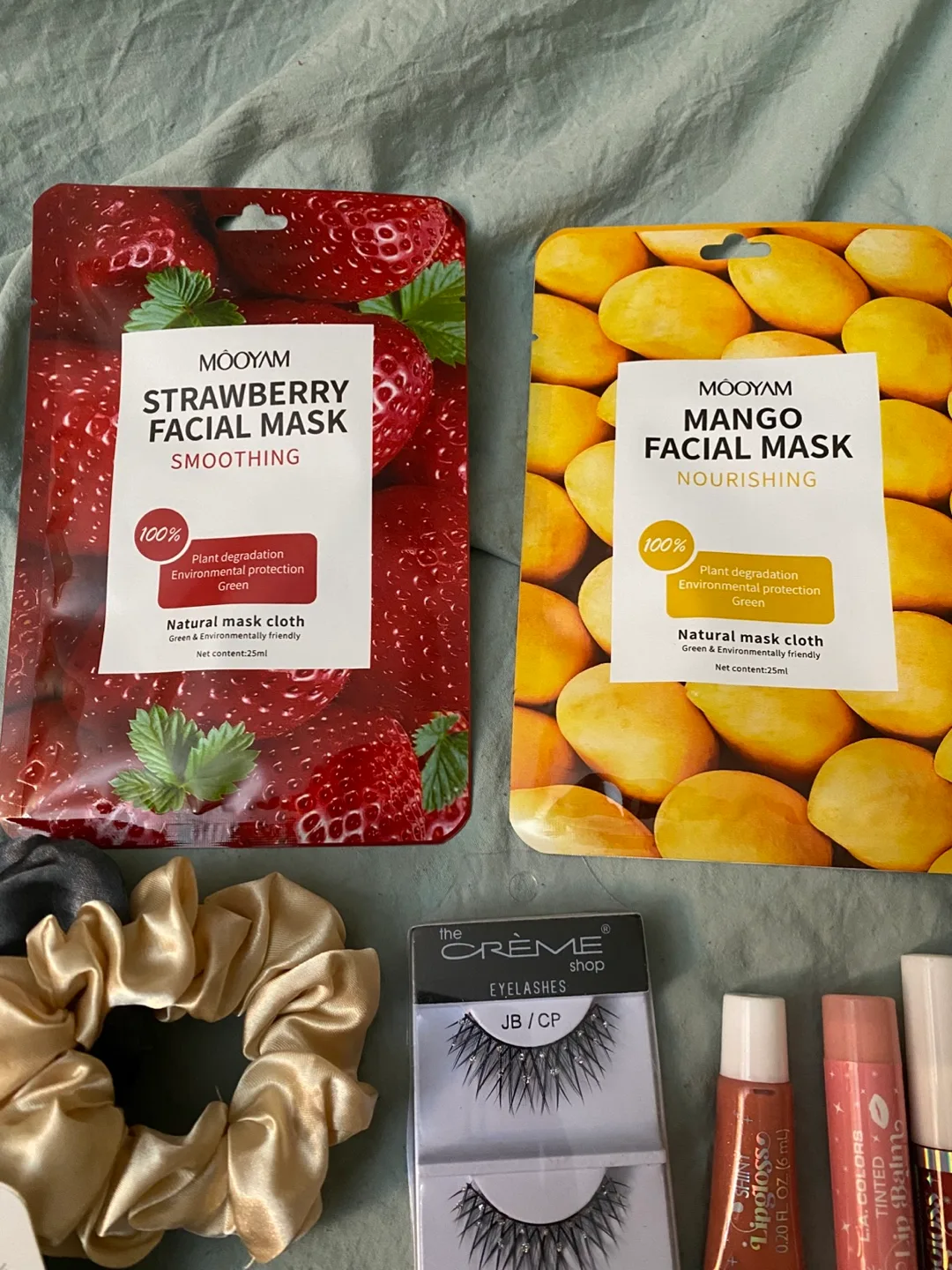 Skincare and makeup bundle image indicator(5)