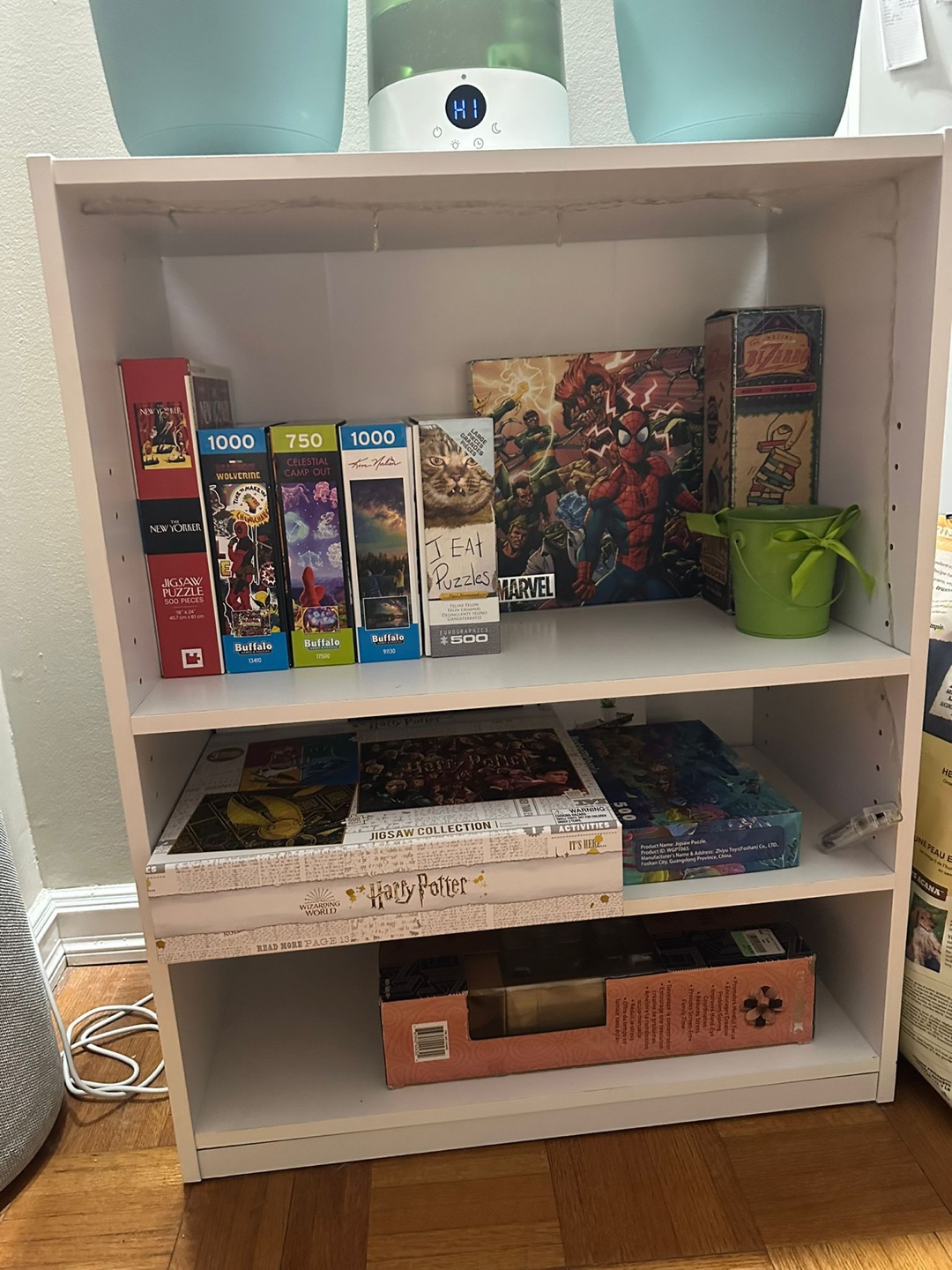 White 3-shelf bookcase pickup before 31 January - photo 2