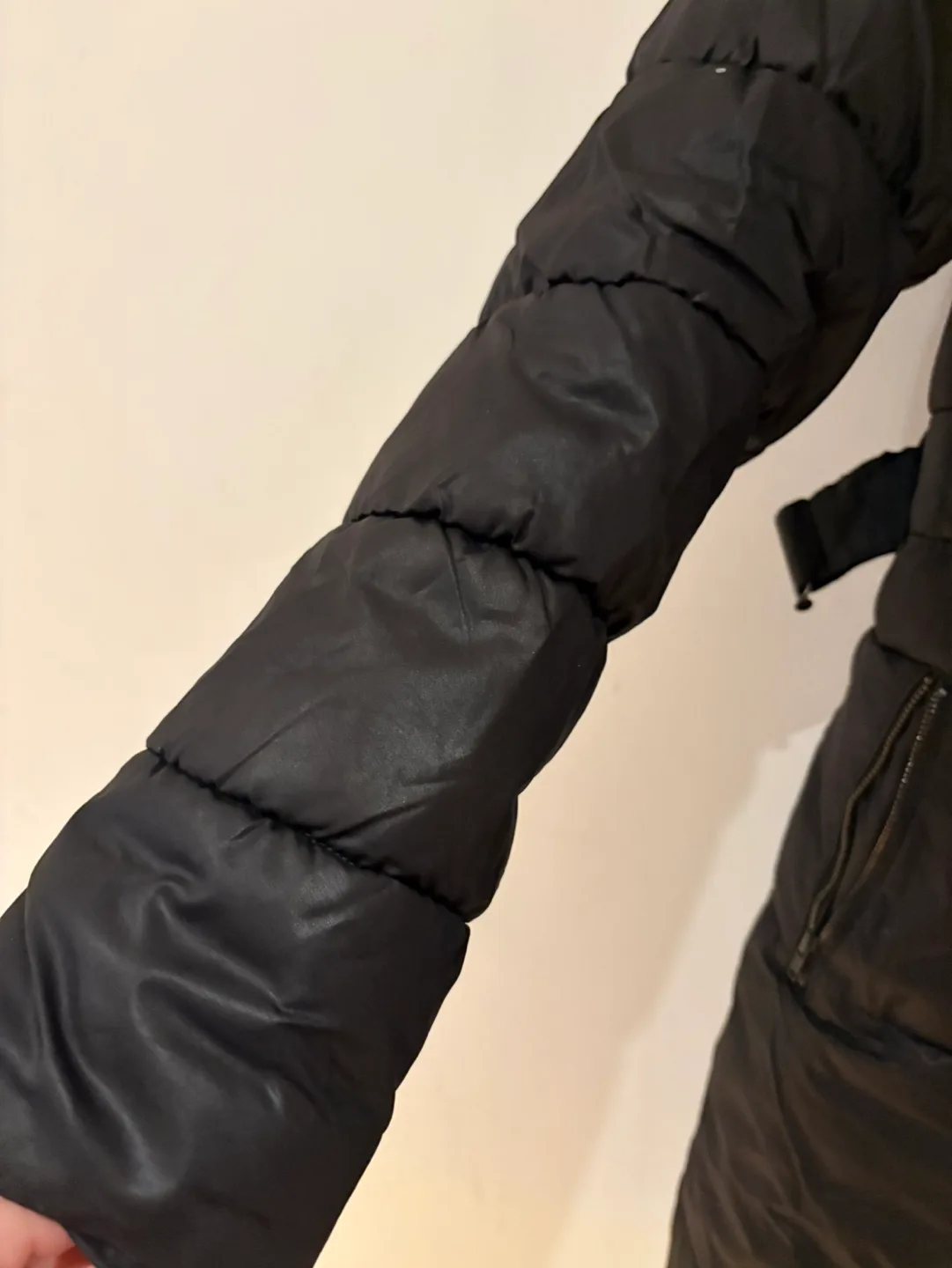 H&M Black Puffer Coat - Size 6 image indicator(3)