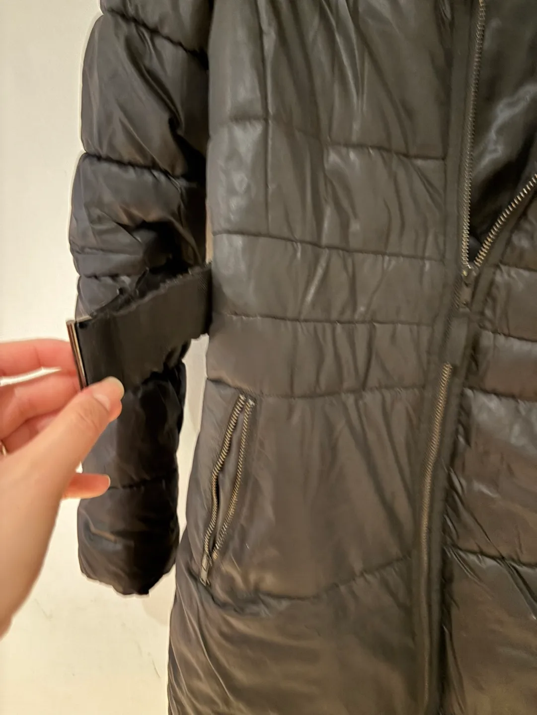 H&M Black Puffer Coat - Size 6 image indicator(5)