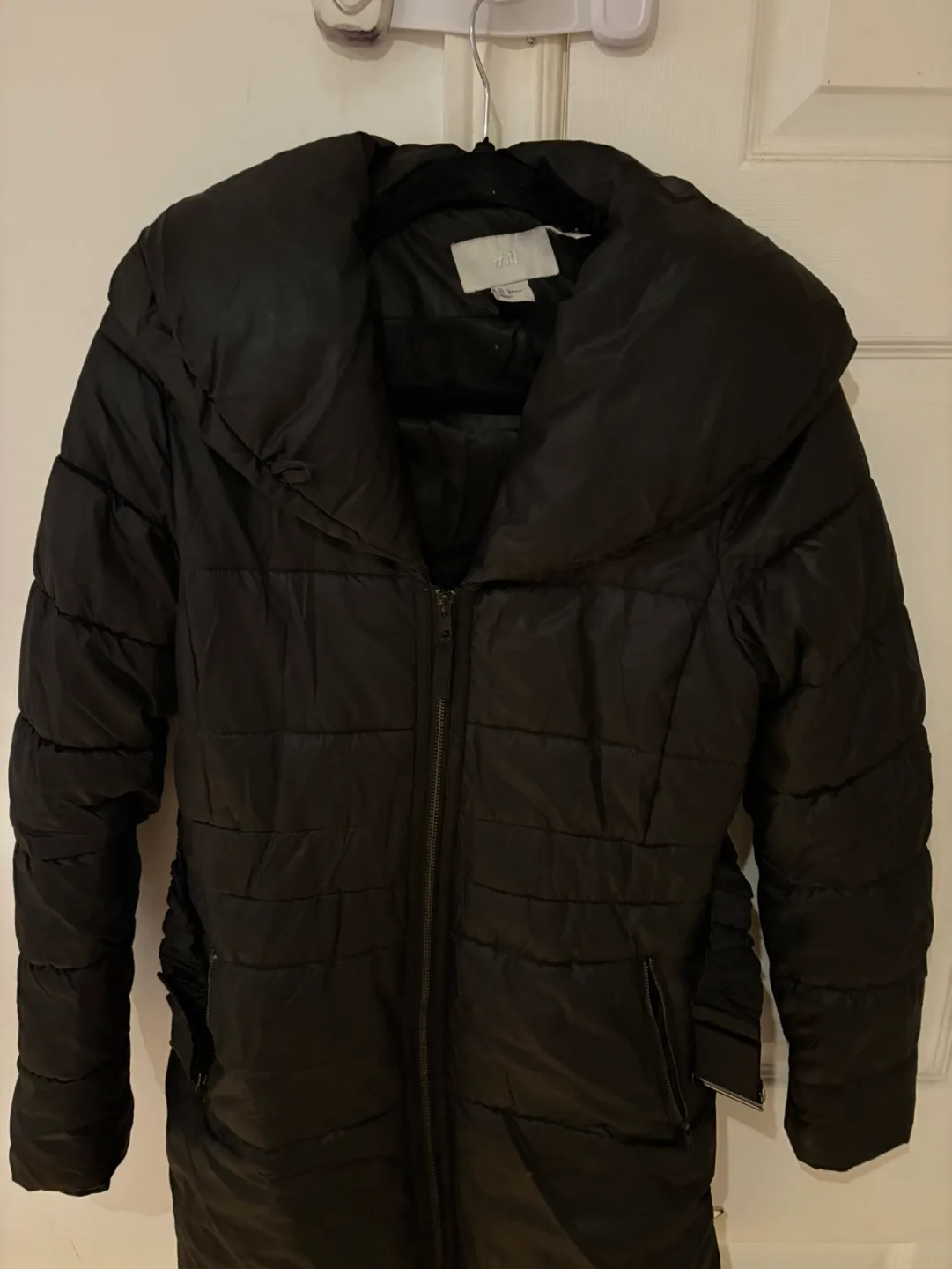 H&M Black Puffer Coat - Size 6 image indicator(7)