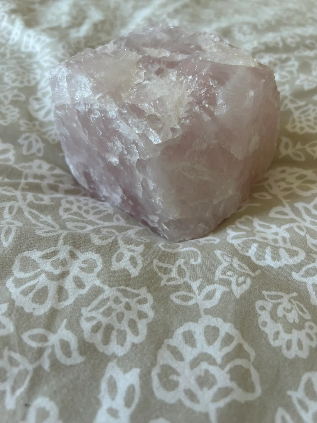 Giant Rose Quartz Crystal image indicator(3)
