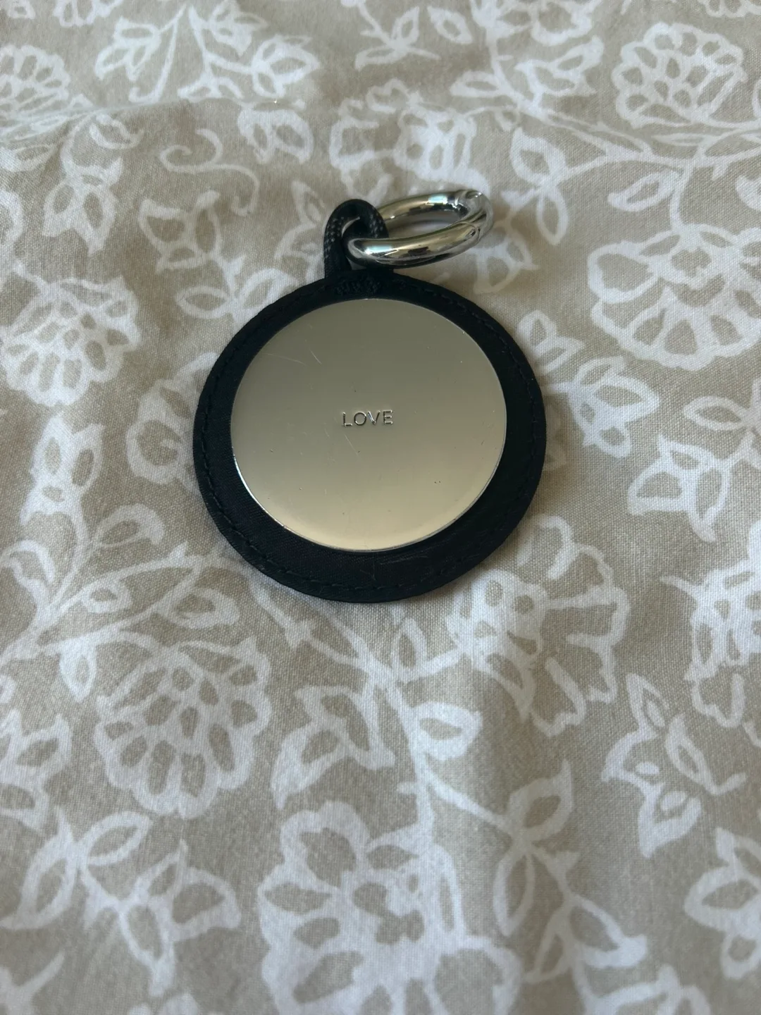 Lululemon Key Chain image indicator(2)