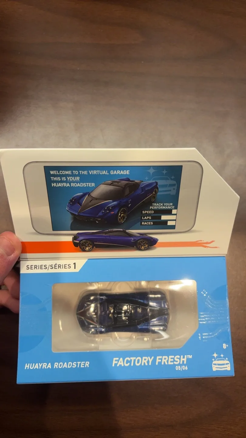 Hot Wheels iD Huayra Roadster image indicator(2)