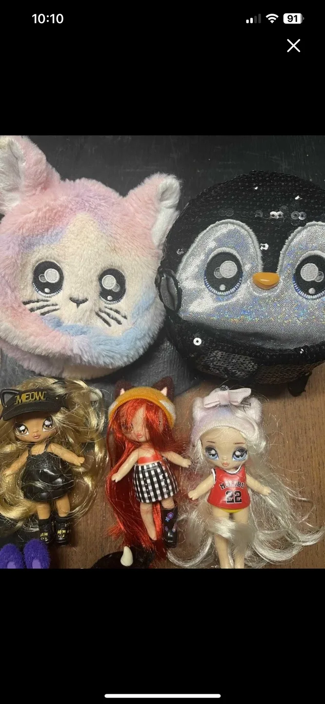 Lot of Mini NaNa Dolls and Plush Bags image indicator(2)