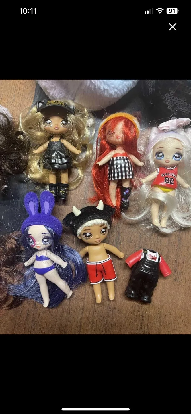 Lot of Mini NaNa Dolls and Plush Bags image indicator(4)