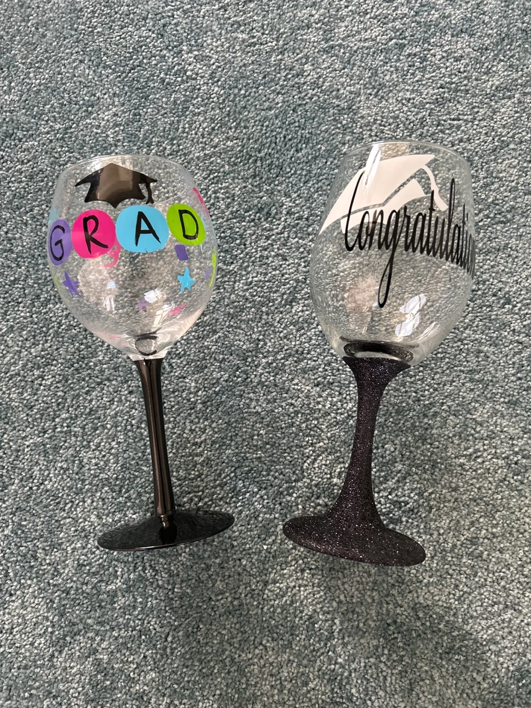 Set of 2 Graduation Wine Glasses image indicator(4)